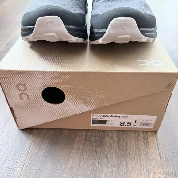 On Cloud Cloudvista Waterproof Running Shoe | 8.5 - Picture 4 of 5